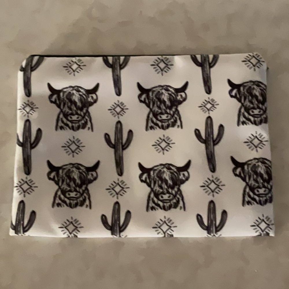 Highland cow western makeup bag. New without tags